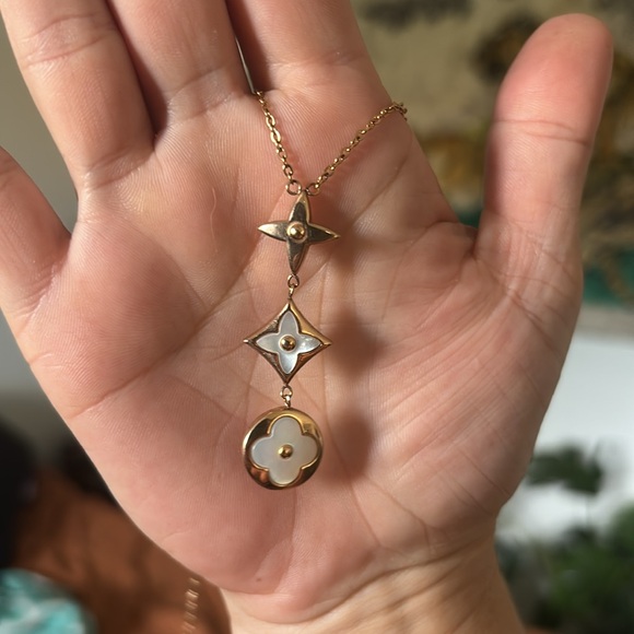 Authentic Louis Vuitton 18k gold necklace - Picture 2 of 7